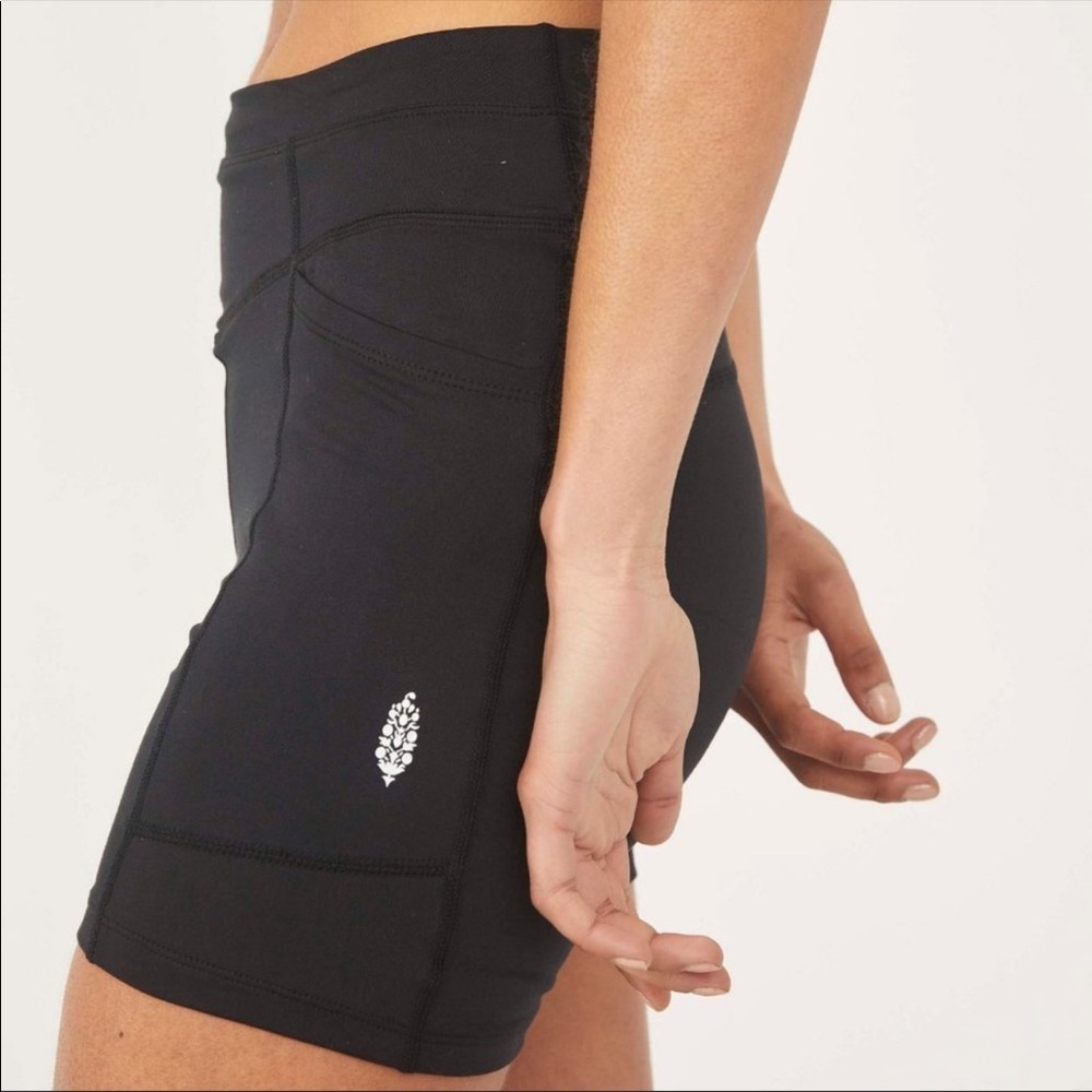 NWT Free People‎ Odessa Bike Shorts in Black Size XS - Picture 4 of 10